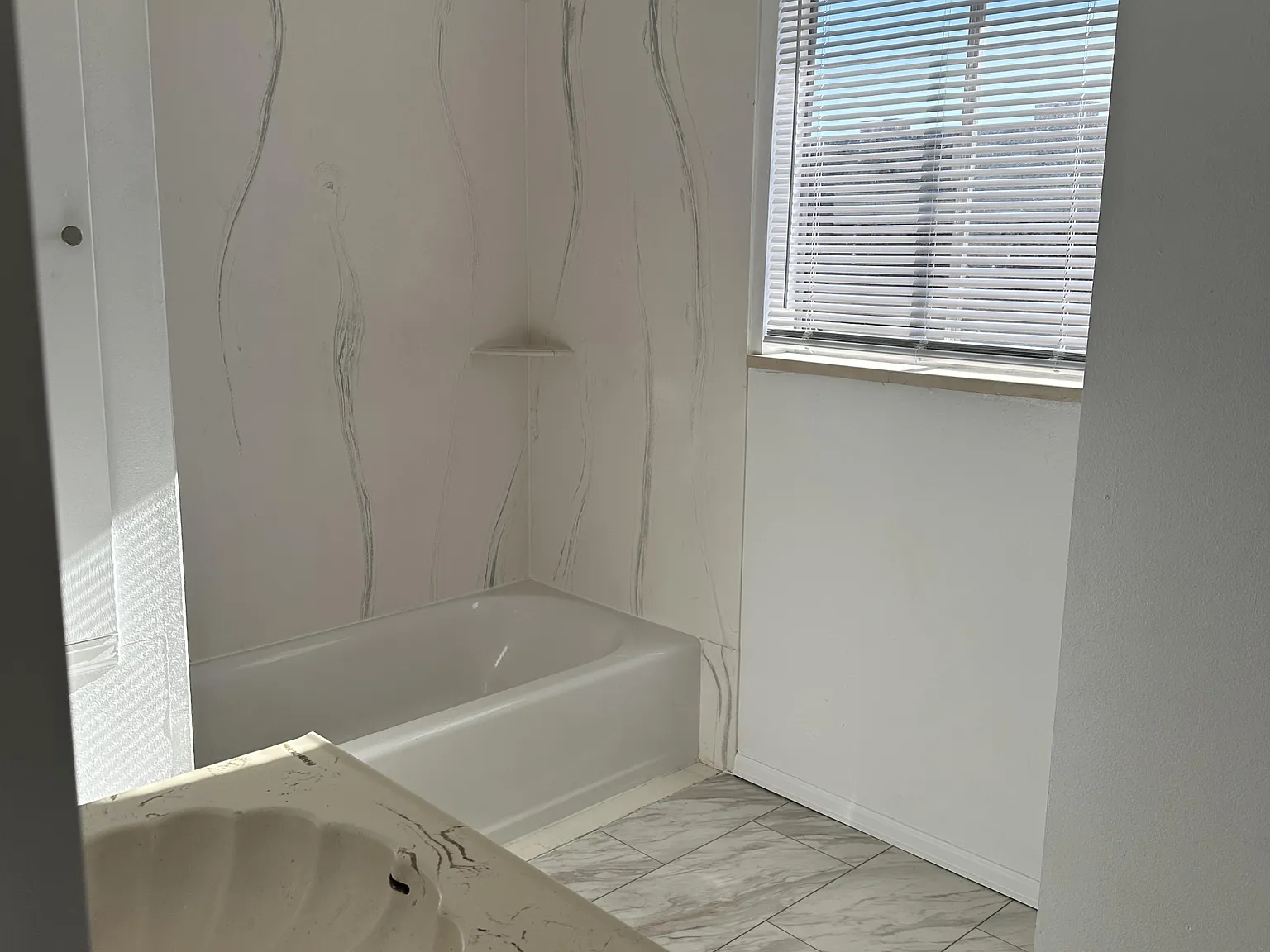 942 Northern Way - 1 — Photo 3