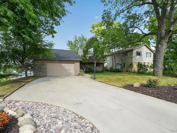 4341 Cornith Dr, Orion, MI 48359