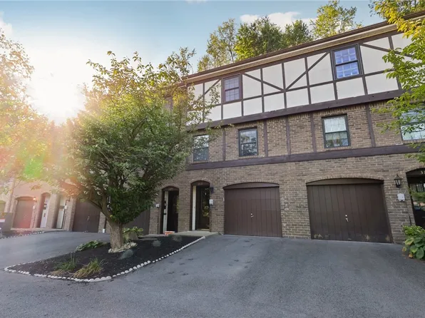 311 Newton Sq, Coraopolis, PA 15108