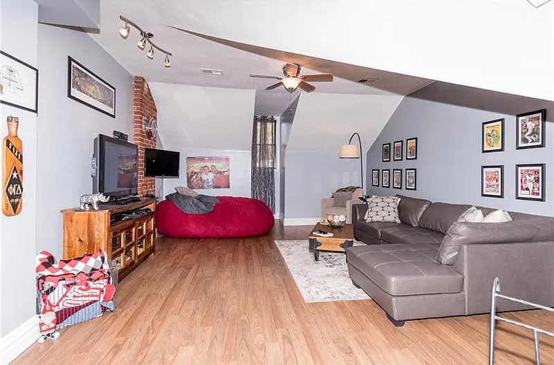 Thumbnail 17