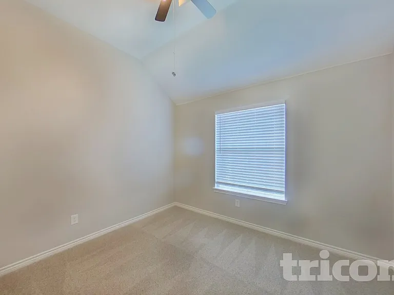 1217 Glencoe Dr — Photo 9