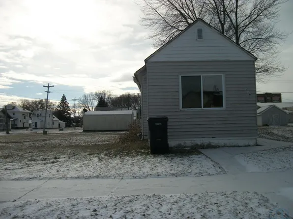 119 E Cherry St, Cherokee, IA 51012