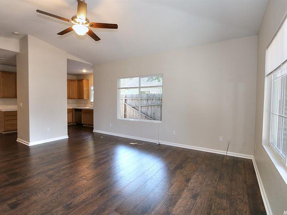 4th image of 3720 Presidio St