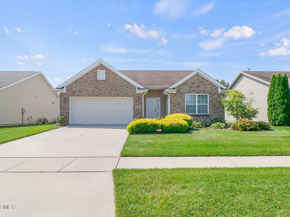 1st image of 10919 S Lakes Dr