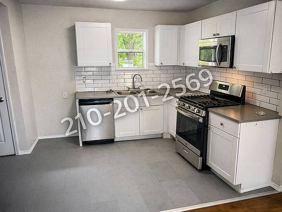 3rd image of 711 Lovera Blvd