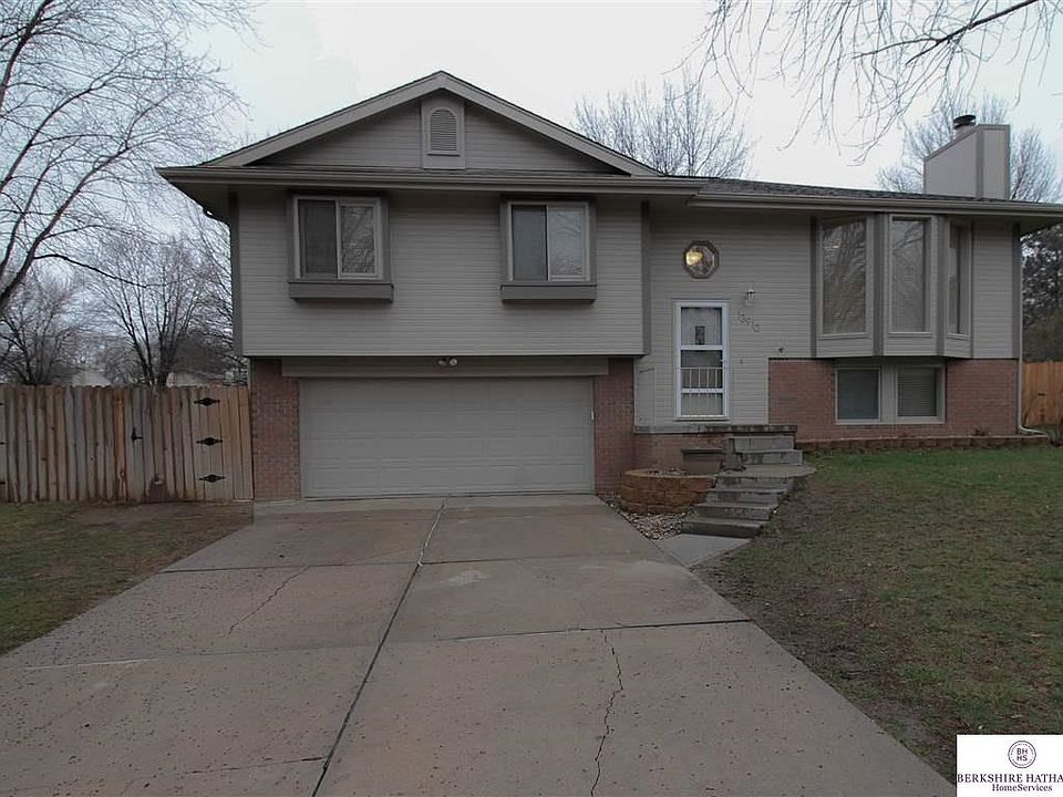 GREAT LOT LOCATED ON THE CORNER OF A CUL-DE-SAC