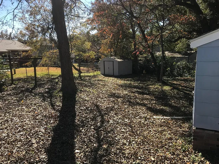 1221 Eastwood Ave — Photo 23
