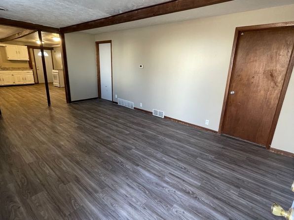 601 W Court, 101-103 S Sumner, 601 W Court St #103, Beatrice, NE 68310