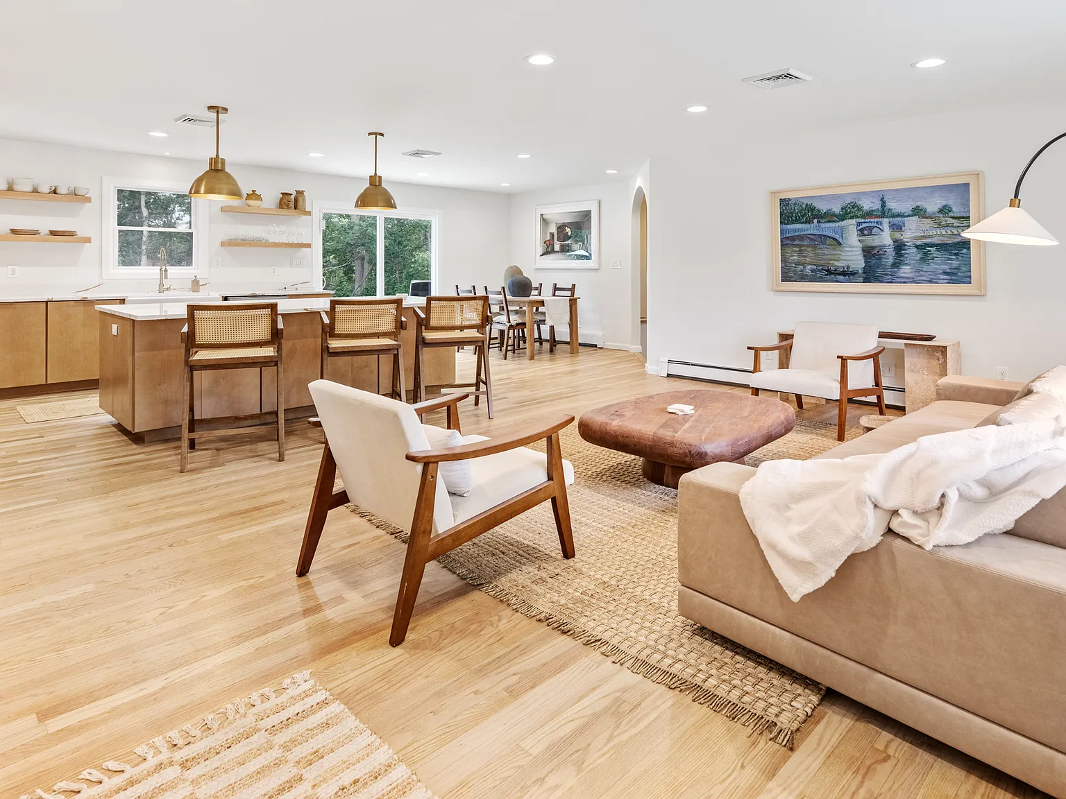 New Renovated Stylish Seaside Home with Pool, Bar & Game Room — Photo 4