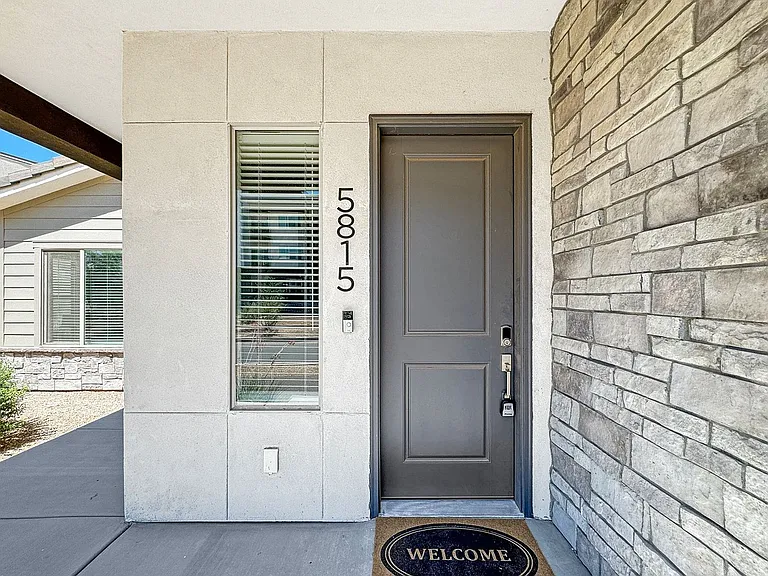 5815 S Carnelian Pkwy — Photo 2