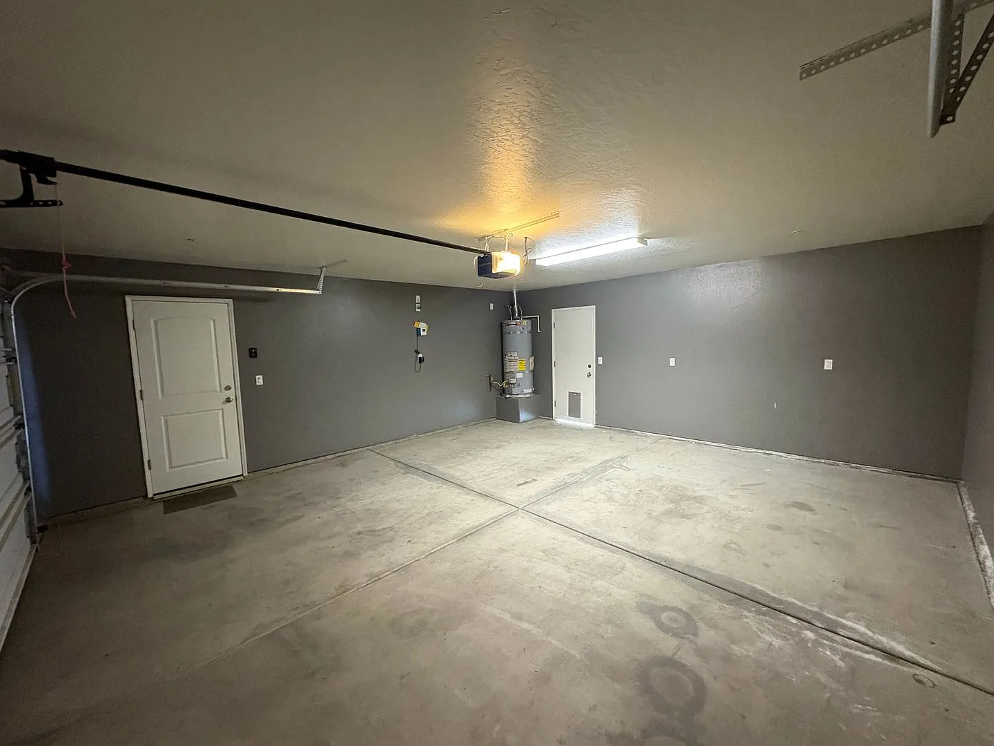 NW Visalia Home Available Now! — Photo 3