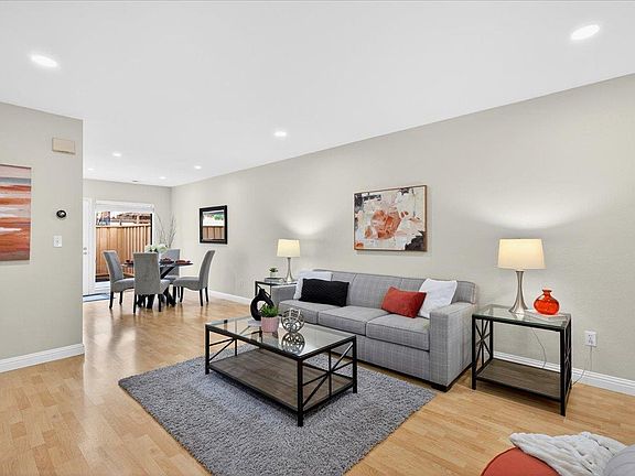 3rd image of 582 Pimlico Ct