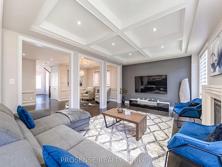 8 Macbean Cres — Photo 13