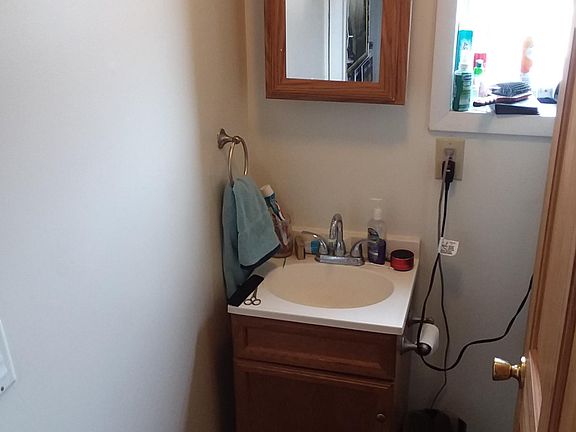 4th image of 23 Highland Ave