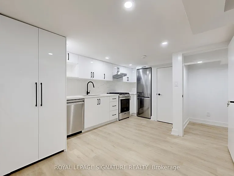 250 Major St #LOWER B — Photo 4