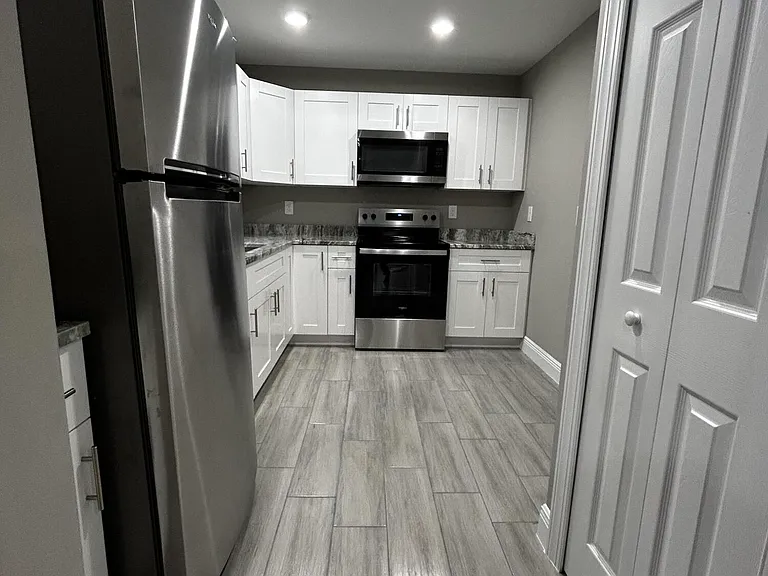 325 N 14th St #2 — Photo 2