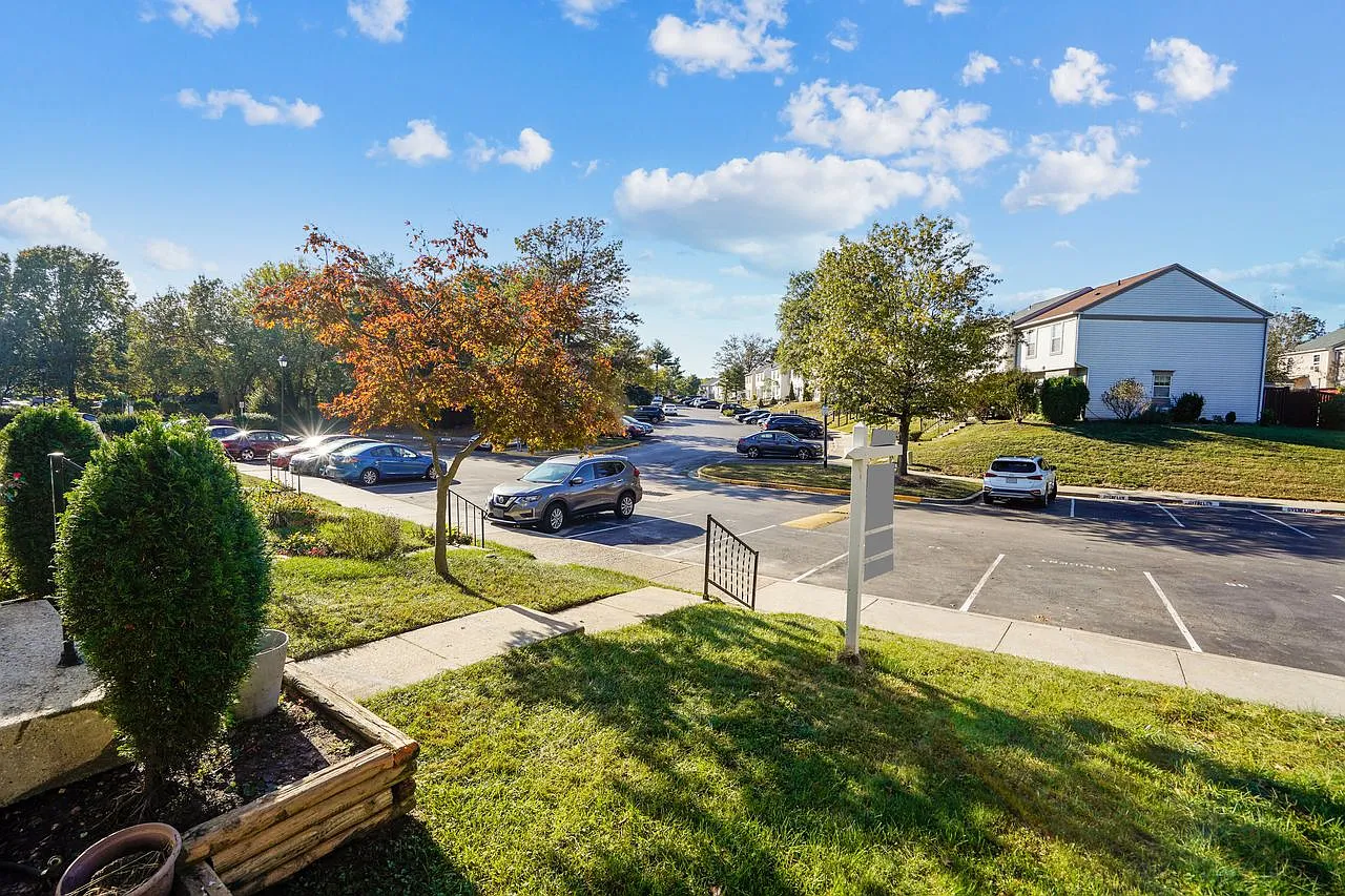 3 bed, 1770 sqft, $2,470 — Photo 2