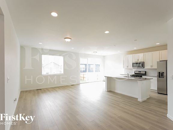 3rd image of 14593 Normande Dr