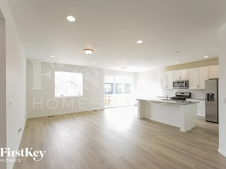 14593 Normande Dr — Photo 3