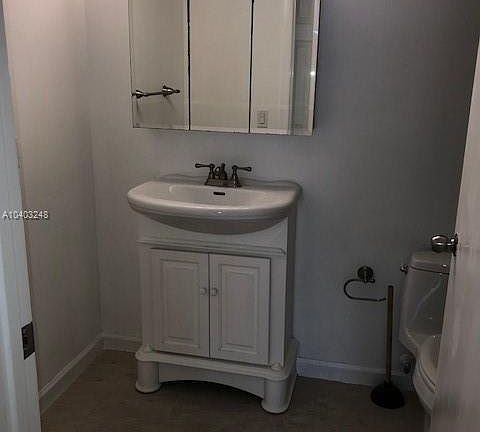 4th image of 2600 Collins Ave APT 403