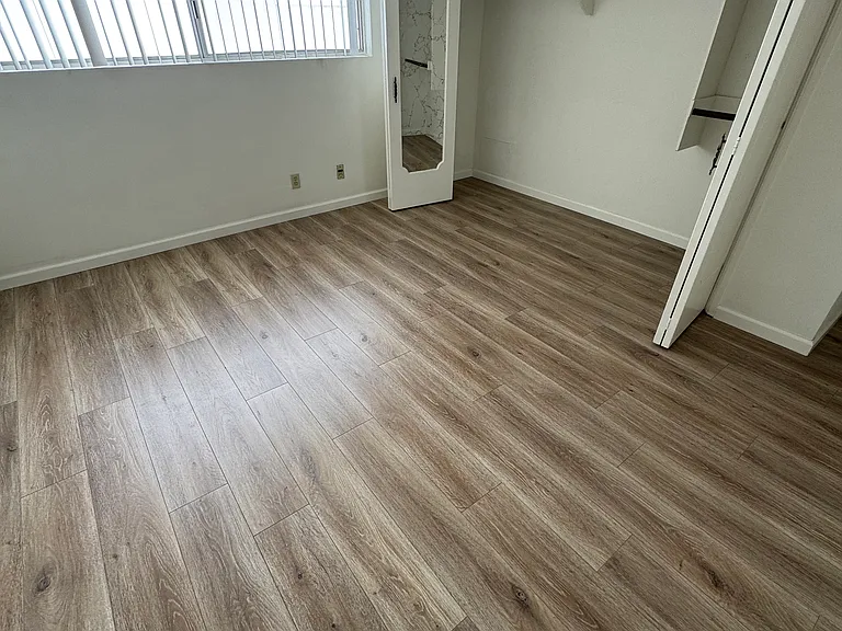 1275 Barry Ave #6 — Photo 6