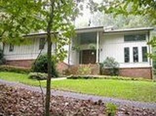 225 Hanover Dr, Bogart, GA