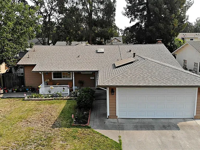 548 Bass Dr — Photo 2