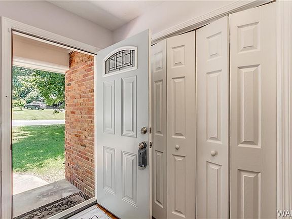 4th image of 3712 Diamond Ln