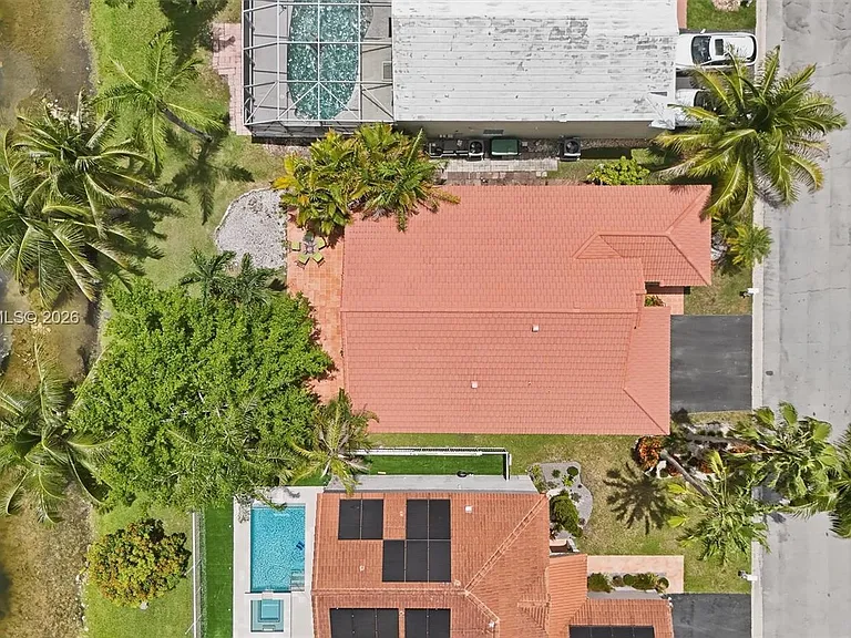 411 Bermuda Springs Dr — Photo 7