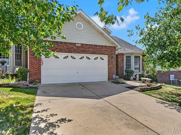5522 Heatherbluff Ct, Saint Louis, MO 63128