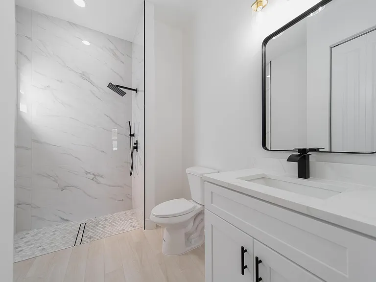 541 Ladd St — Photo 9