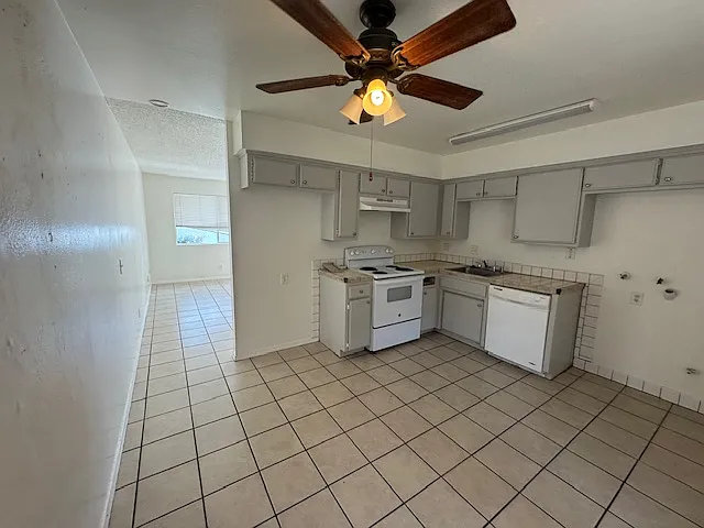 21130 Santa Barbara Dr #4 — Photo 10