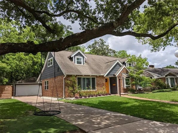 1423 Saxony Ln, Houston, TX 77058