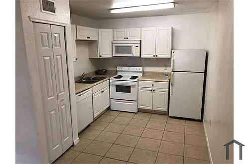 12213 N 58th St Photo 1
