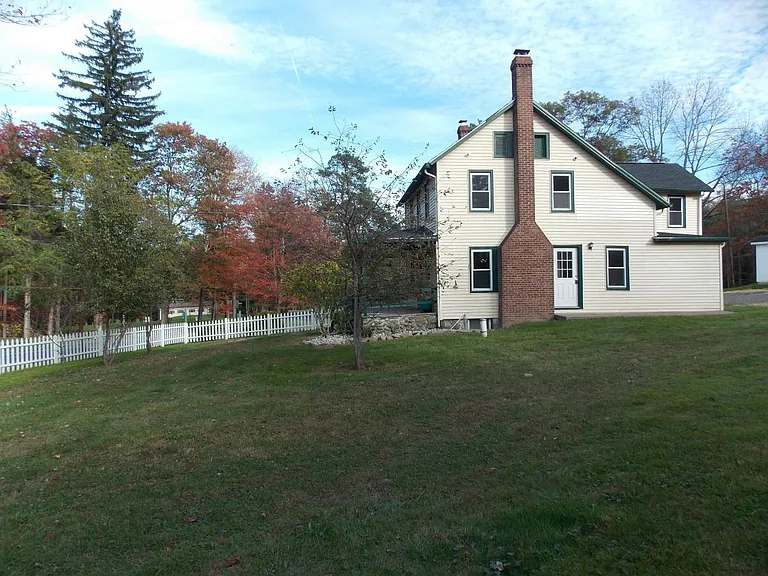 270 Wellington Rd — Photo 10