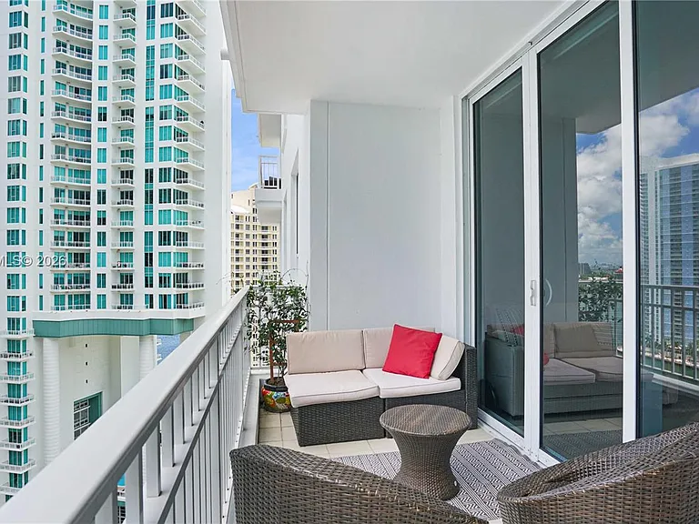 801 Brickell Key Blvd #2210 — Photo 46