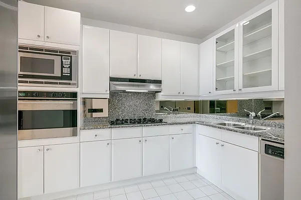 Rented by Luxury Property Group | media 9