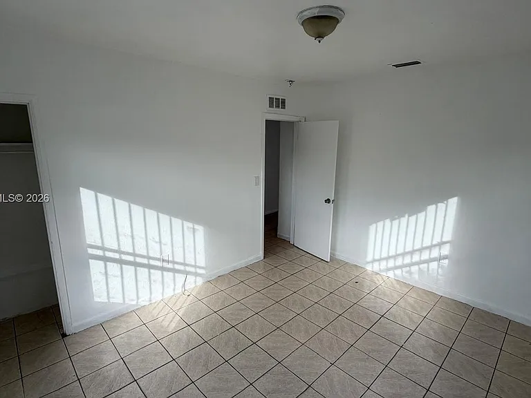 6345 N Miami Ave #FRONT — Photo 10