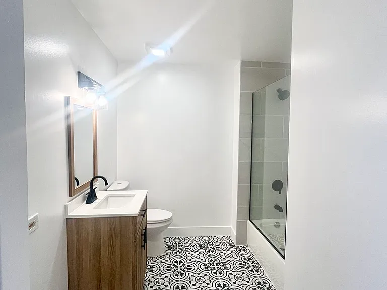 2258 S Sacramento Ave #1 — Photo 11