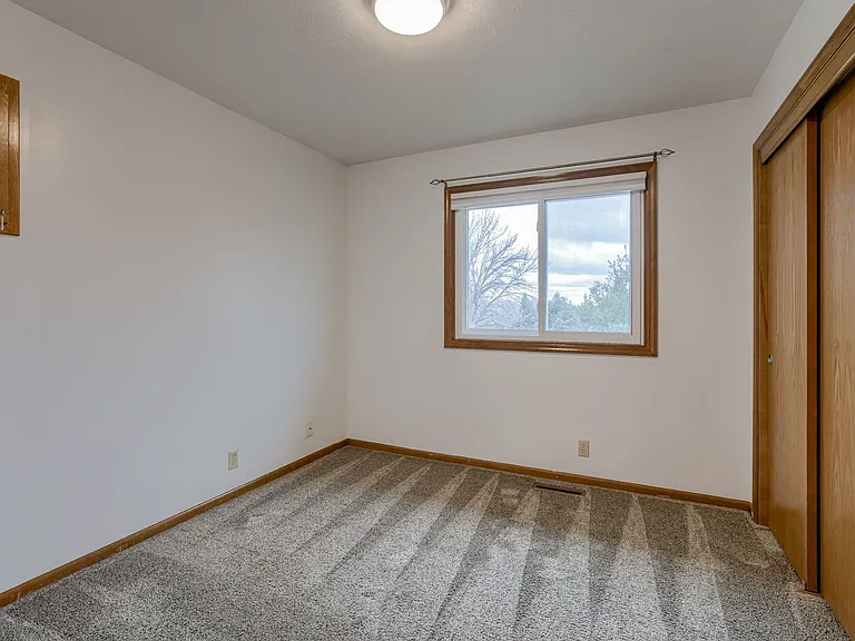 13906 Jennifer Rd — Photo 11