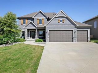 2408 SW Hickory Ln, Lees Summit, MO 64082