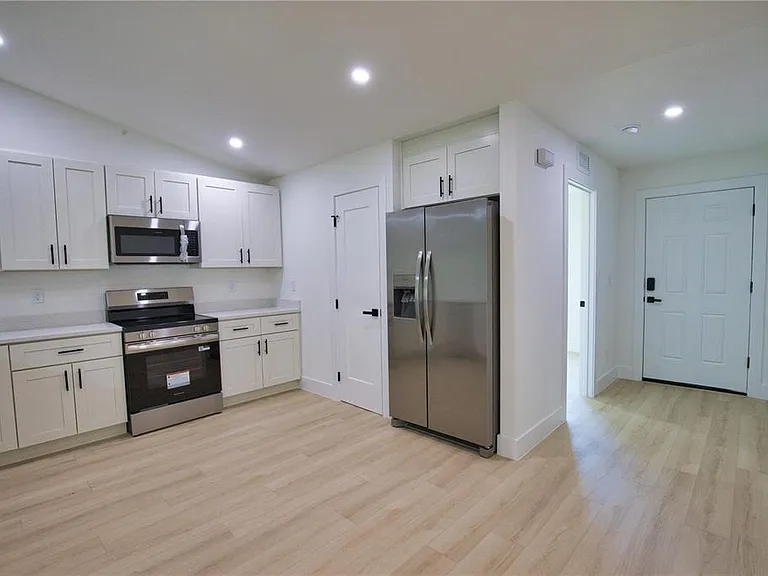 17147 Carleen Ave — Photo 13
