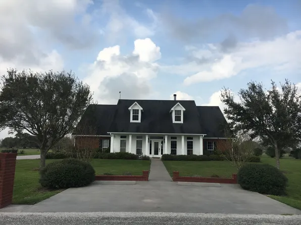 66 County Road 397, Bay City, TX 77414