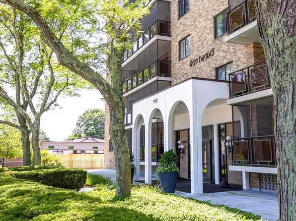 990 Massachusetts Ave #F11, Arlington, MA 02476
