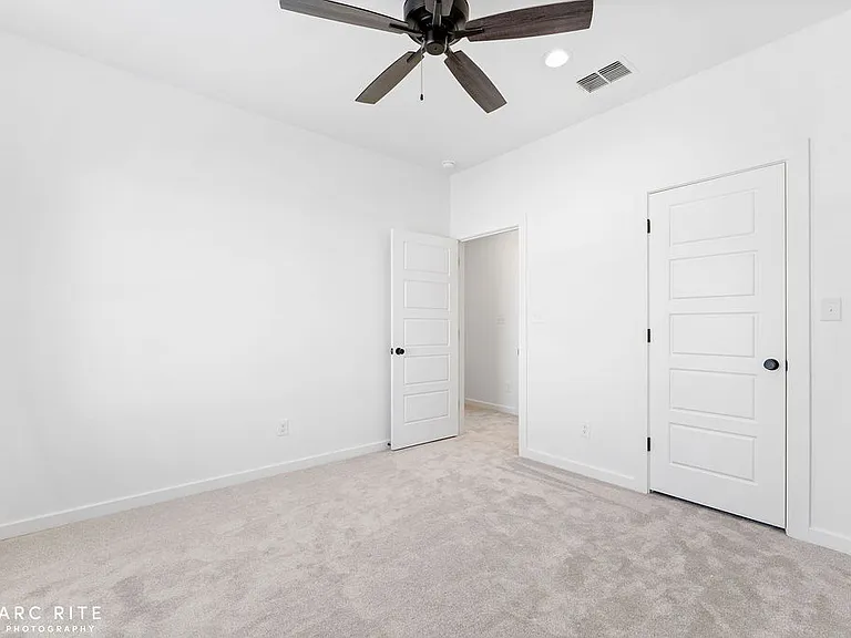 310 Homestead Ave #7 — Photo 23