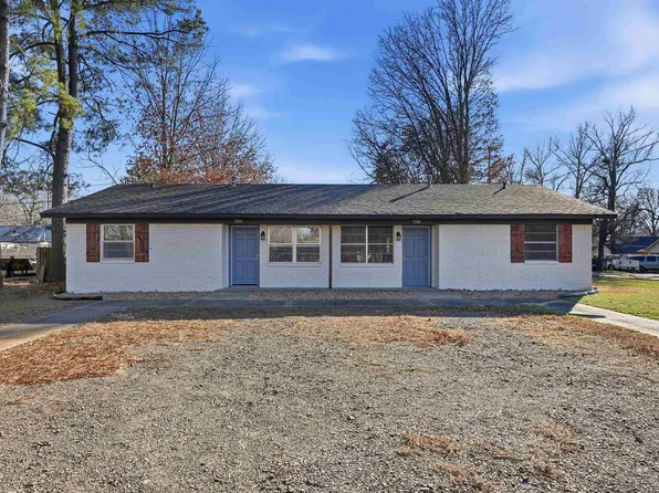 902 E 11th St, Russellville, AR 72801