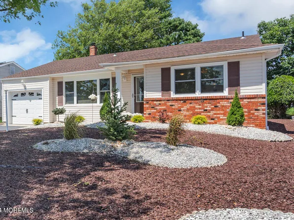 130 Westport Drive, Toms River, NJ 08757