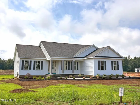 15 Eastpointe Drive, Saratoga Springs, NY 12866