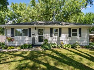 1316 Sunnyside Dr, Cedar Falls, IA 50613