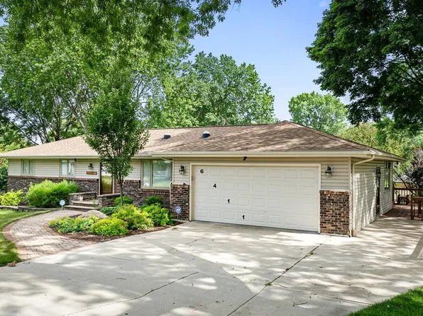 6411 Graydon Rd, Rockford, IL 61109